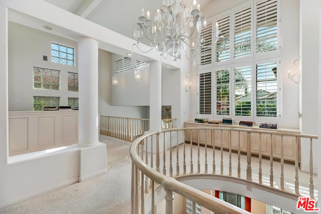 12623 Promontory Road Los Angeles, CA 90049 - Photo 19 of 44 Gallery Image 19