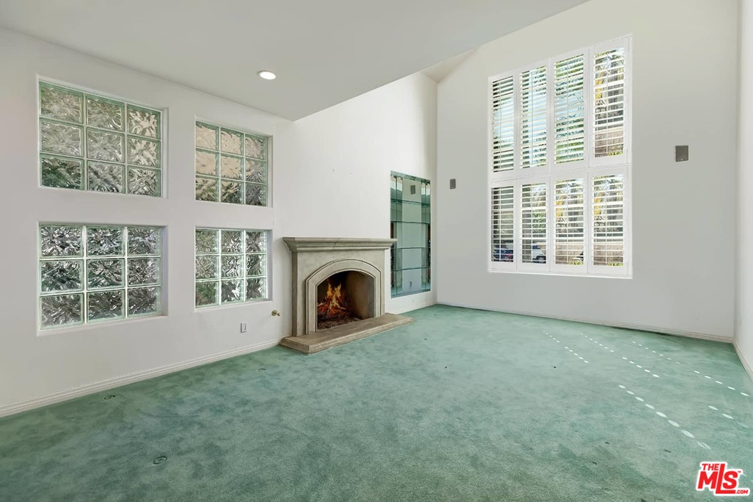 12623 Promontory Road Los Angeles, CA 90049 - Photo 3 of 44 Gallery Image 3