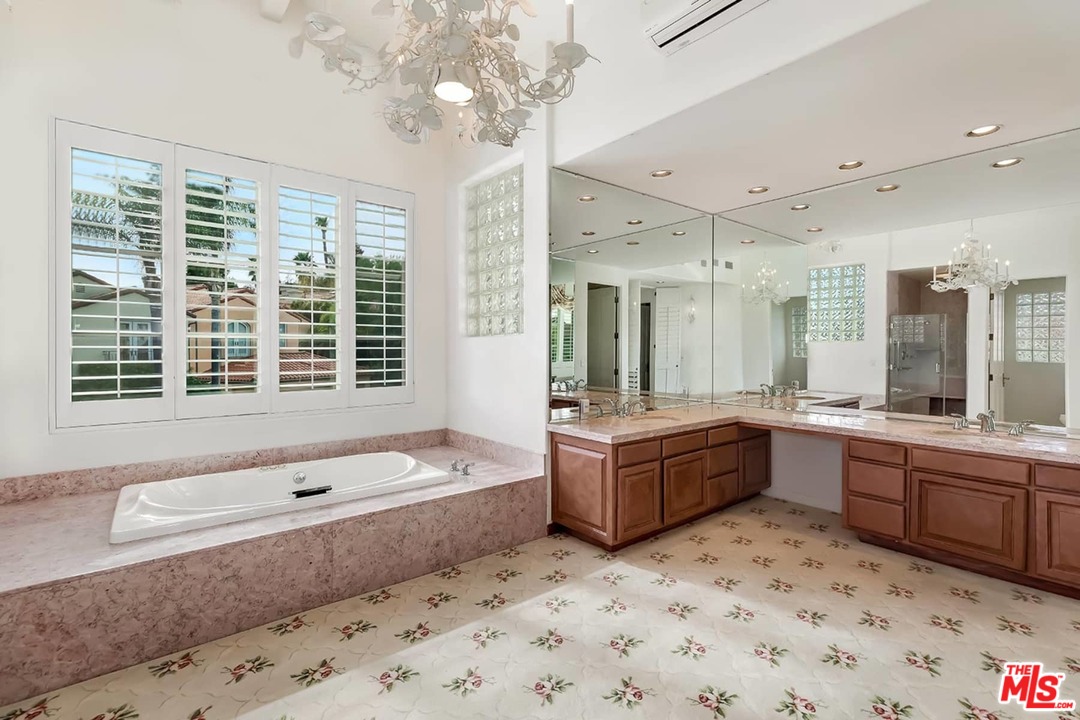 12623 Promontory Road Los Angeles, CA 90049 - Photo 27 of 44 Gallery Image 27