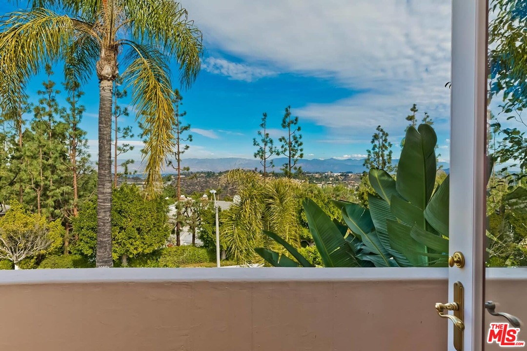 12623 Promontory Road Los Angeles, CA 90049 - Photo 31 of 44 Gallery Image 31