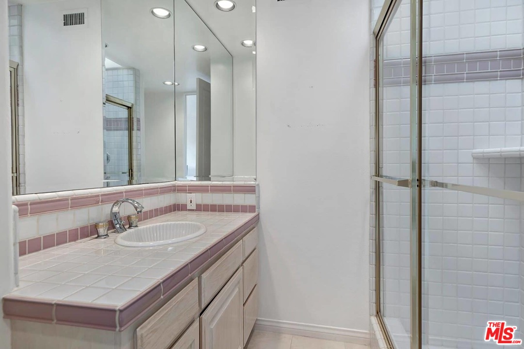 12623 Promontory Road Los Angeles, CA 90049 - Photo 32 of 44 Gallery Image 32