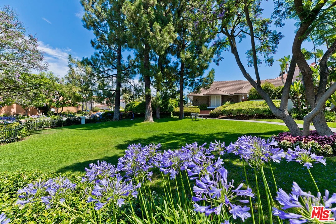 12623 Promontory Road Los Angeles, CA 90049 - Photo 41 of 44 Gallery Image 41