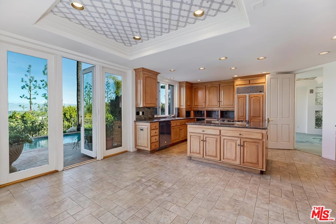 12623 Promontory Road Los Angeles, CA 90049 - Photo 8 of 44 Gallery Image 8
