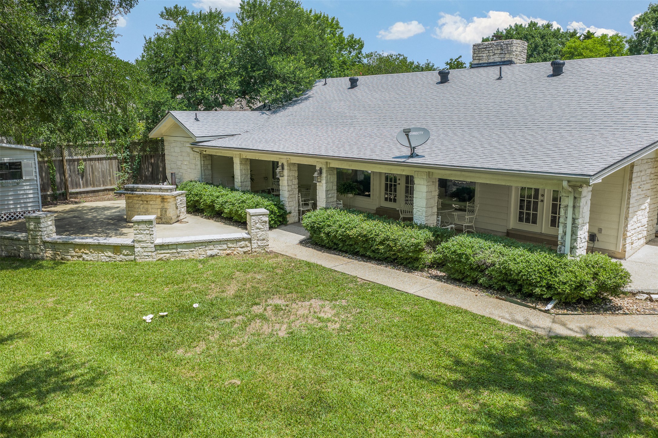 1102 North Ave F Elgin, TX 78621 - Photo 3 of 40