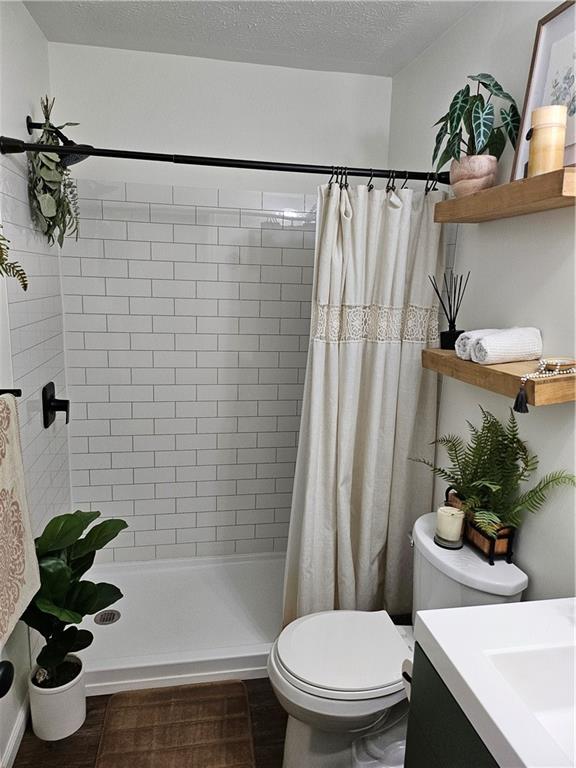 139 Sunset Road Grove City, PA 16127 - Photo 29 of 48 a bathroom with a sink toilet and shower