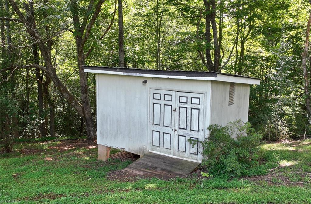 3239 Windy Ridge Road North Wilkesboro, NC 28659 - Photo 44 of 45