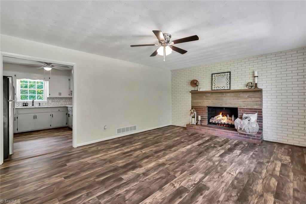 3239 Windy Ridge Road North Wilkesboro, NC 28659 - Photo 5 of 45