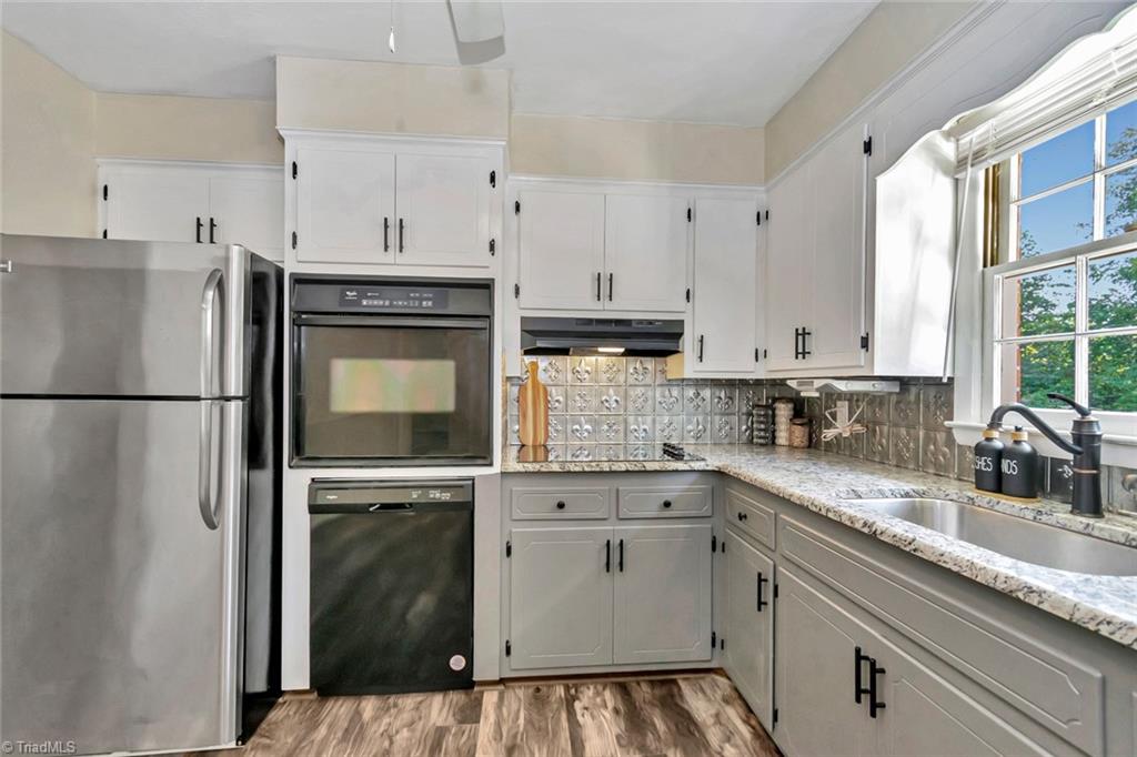 3239 Windy Ridge Road North Wilkesboro, NC 28659 - Photo 9 of 45