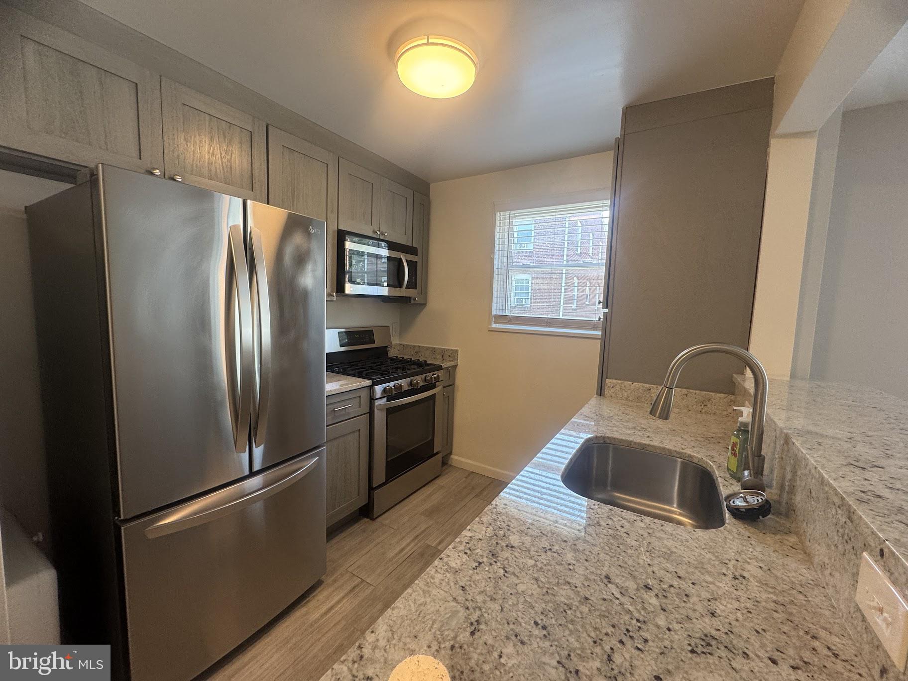 500 South Courthouse Road, Unit 6 Arlington, VA 22204 - Photo 9 of 12 Kitchen