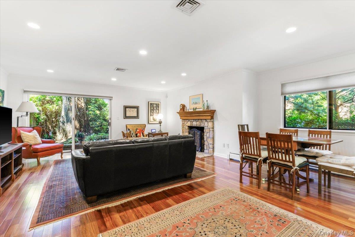 219 Tree Top Crescent Rye Brook, NY 10573 - Photo 3 of 18
