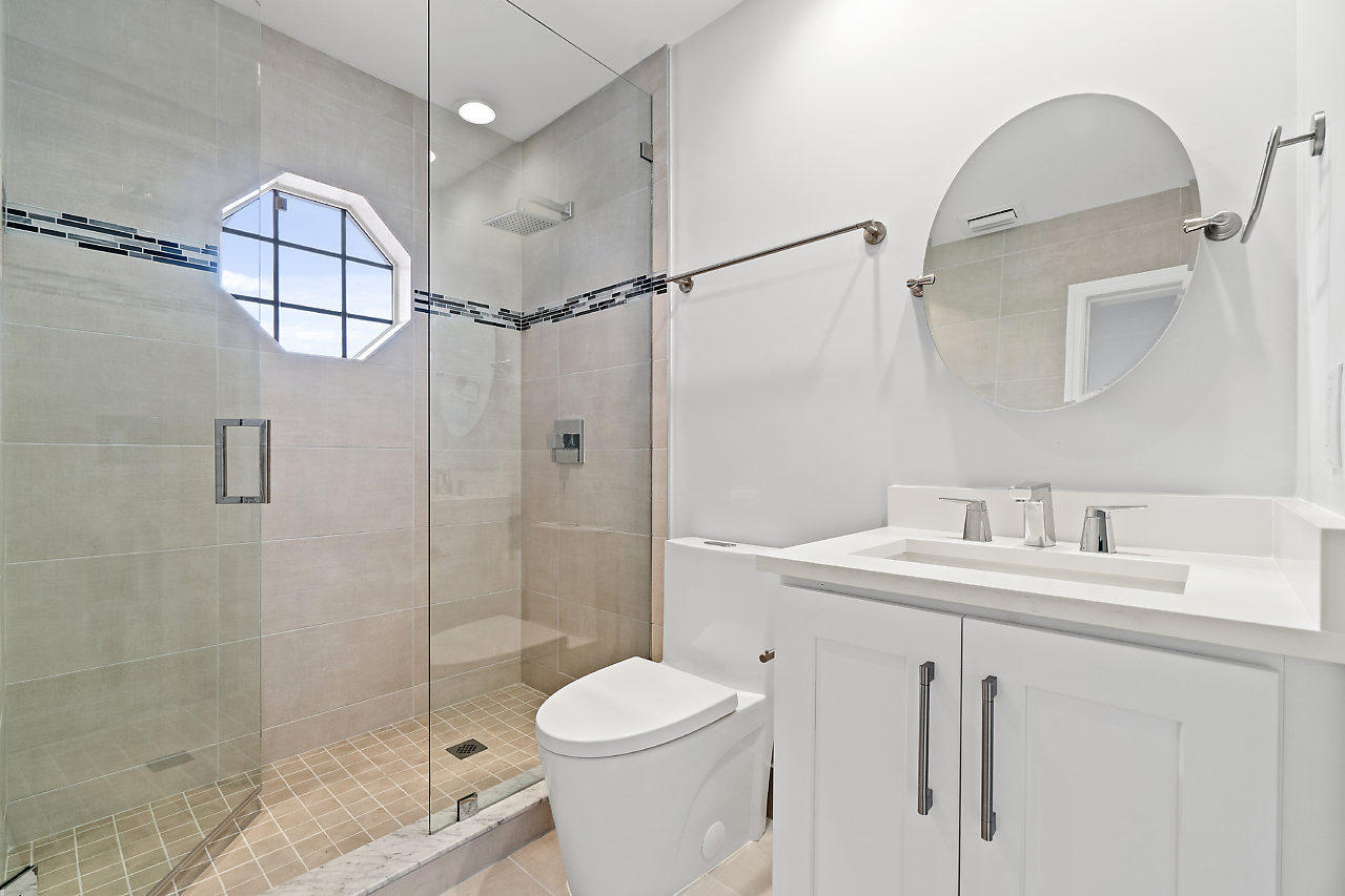 5178 Windsor Parke Drive Boca Raton, FL 33496 - Photo 27 of 35 2nd Bedroom's Full Bathroom