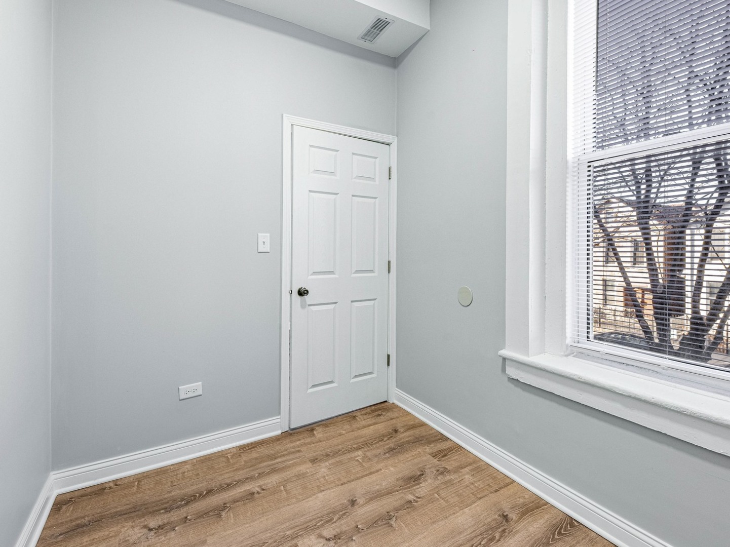 1621 West Cullerton Street, Unit 2 Chicago, IL 60608 - Photo 11 of 17 a view of a small space with window