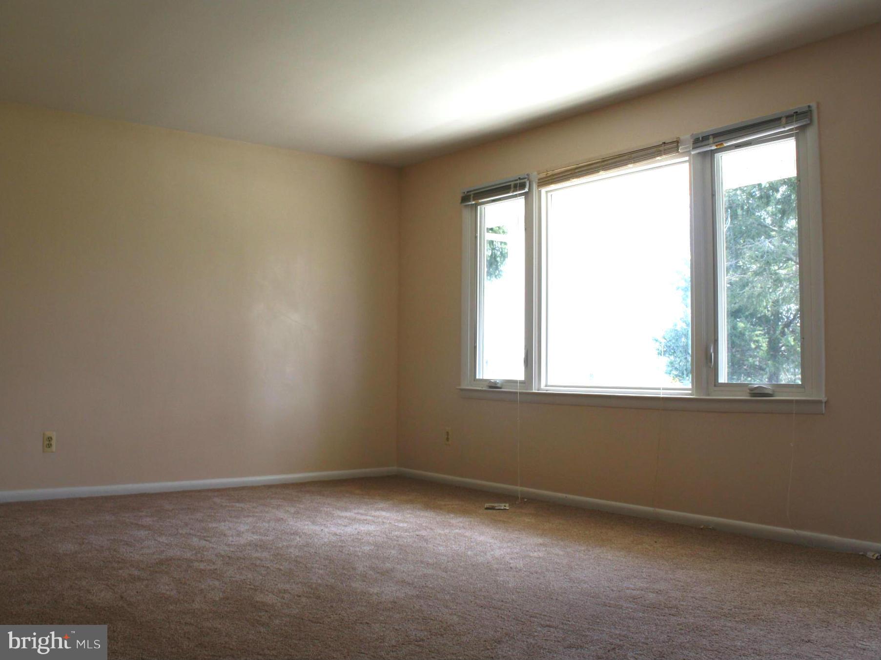 351 Chrome Road Rising Sun, MD 21911 - Photo 3 of 20 Living Room