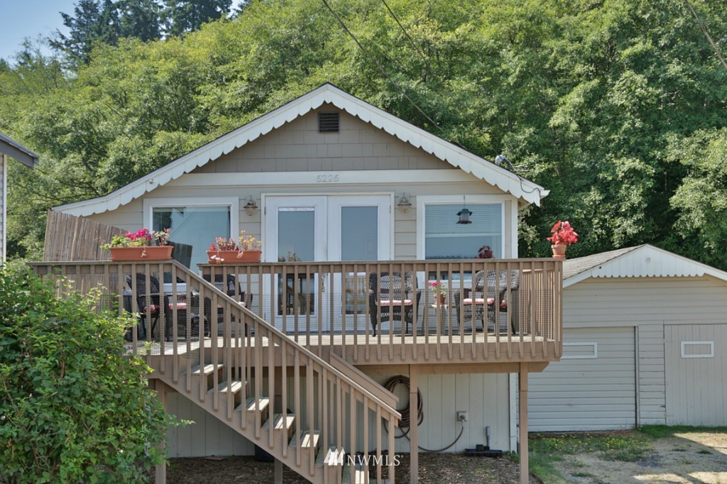 6226 South Brighton Beach Road Clinton, WA 98236 - Photo 1 of 23 Gallery Image 1