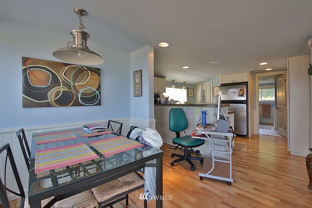 6226 South Brighton Beach Road Clinton, WA 98236 - Photo 11 of 23 Gallery Image 11