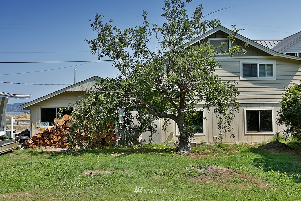 6226 South Brighton Beach Road Clinton, WA 98236 - Photo 18 of 23 Gallery Image 18