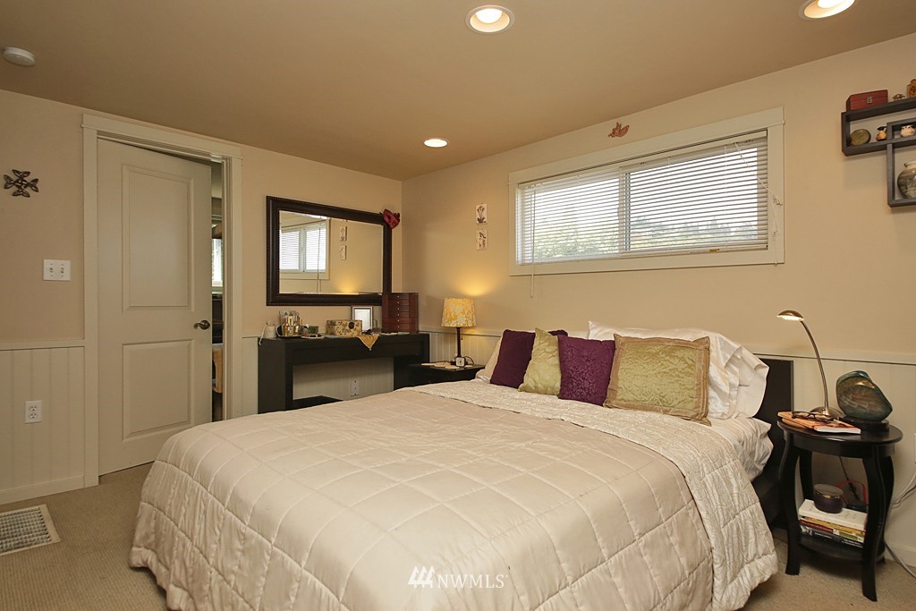 6226 South Brighton Beach Road Clinton, WA 98236 - Photo 8 of 23 Gallery Image 8