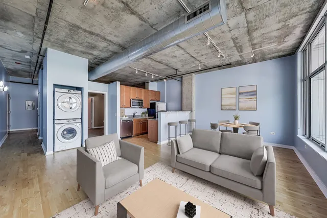 $249,000 | 50 East 16th Street, Unit 414, Chicago, IL 60616