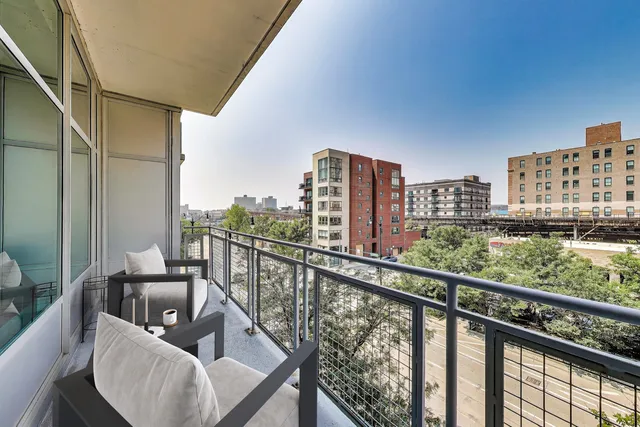 $249,000 | 50 East 16th Street, Unit 414, Chicago, IL 60616