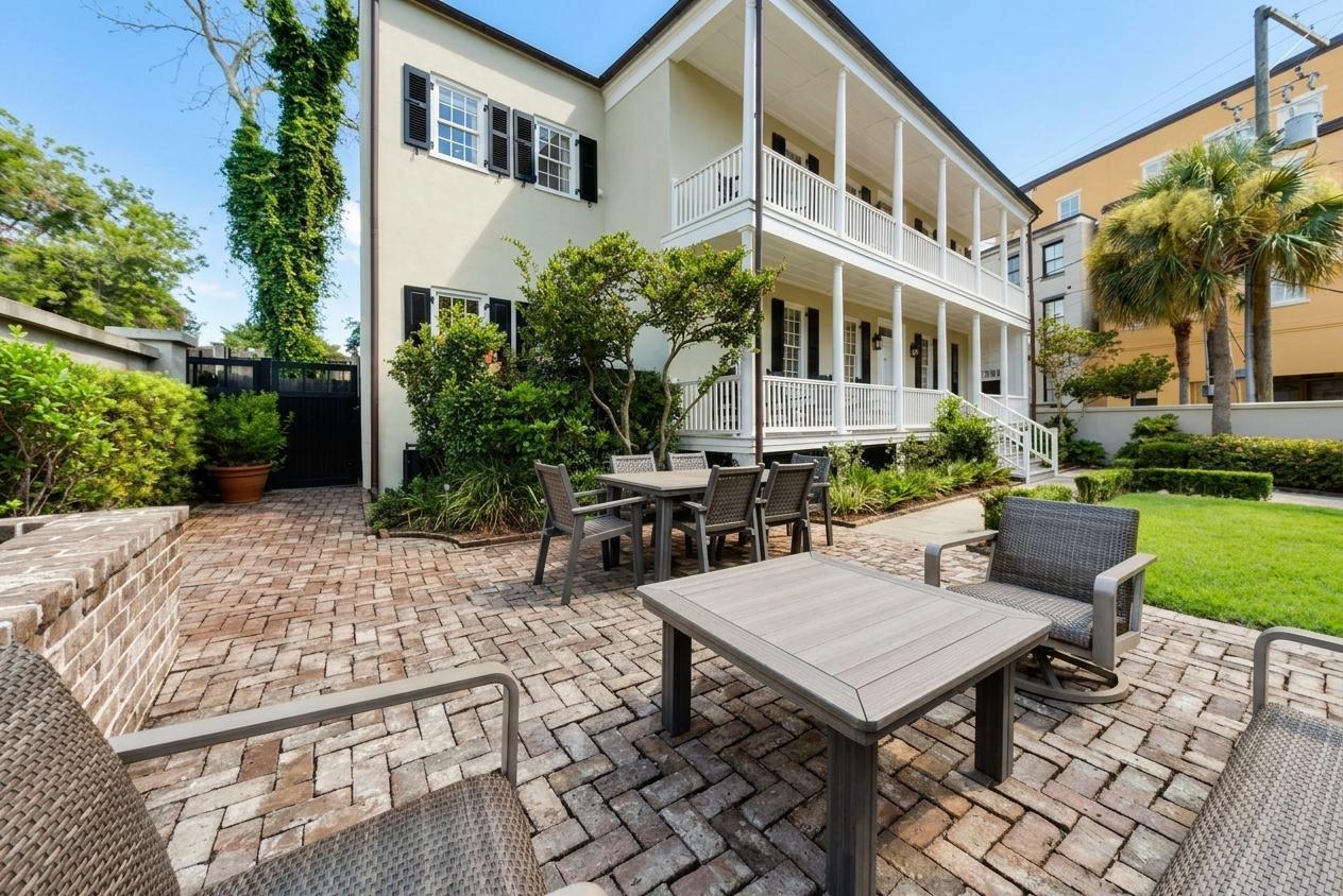 46 Pinckney Street Charleston, SC 29401 - Photo 3 of 52 Courtyard/Patio