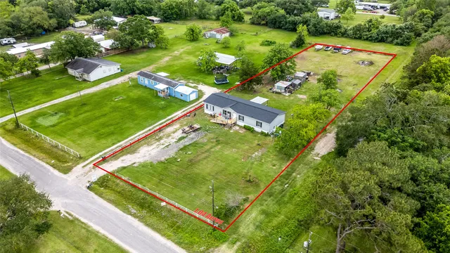 a view of a tennis court