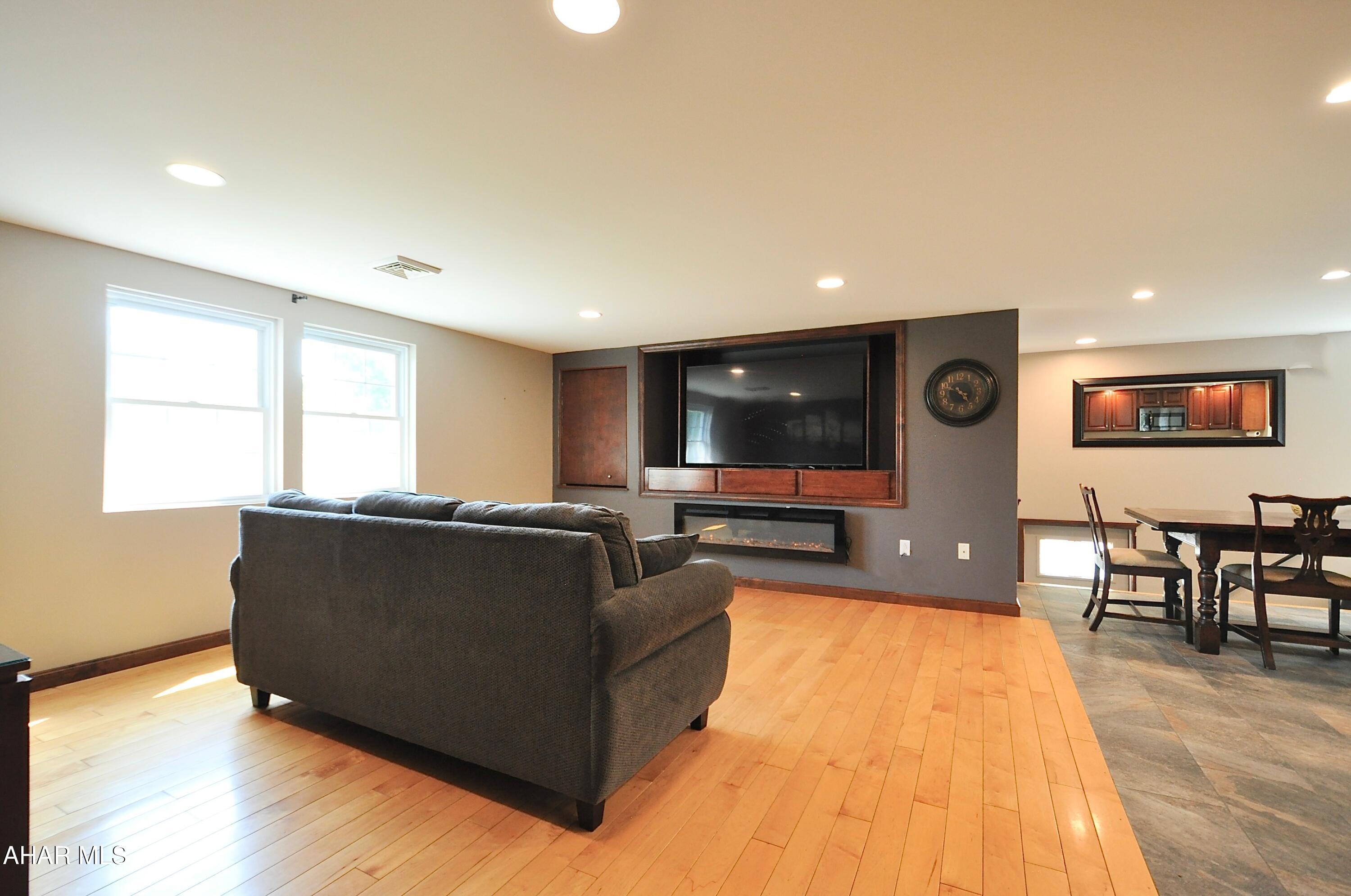 11352 Raystown Road Saxton, PA 16678 - Photo 9 of 47