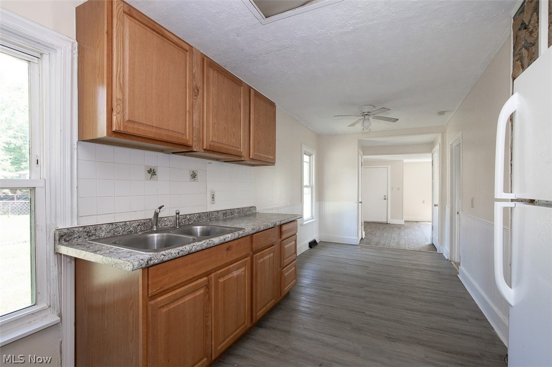 12827 Fruitside Road Garfield Heights, OH 44125 - Photo 4 of 29