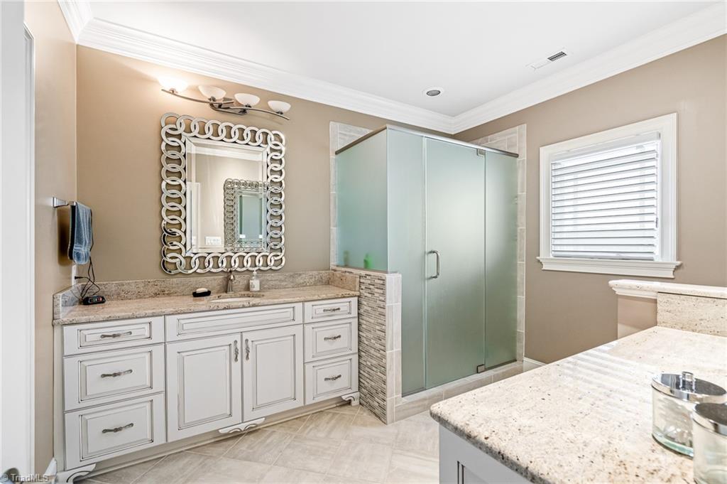 636 Lee Road Thomasville, NC 27360 - Photo 22 of 46 Luxury Master Bath
