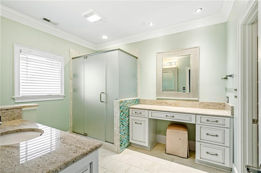 636 Lee Road Thomasville, NC 27360 - Photo 23 of 46 Huge master bath with 2 walk-in closets