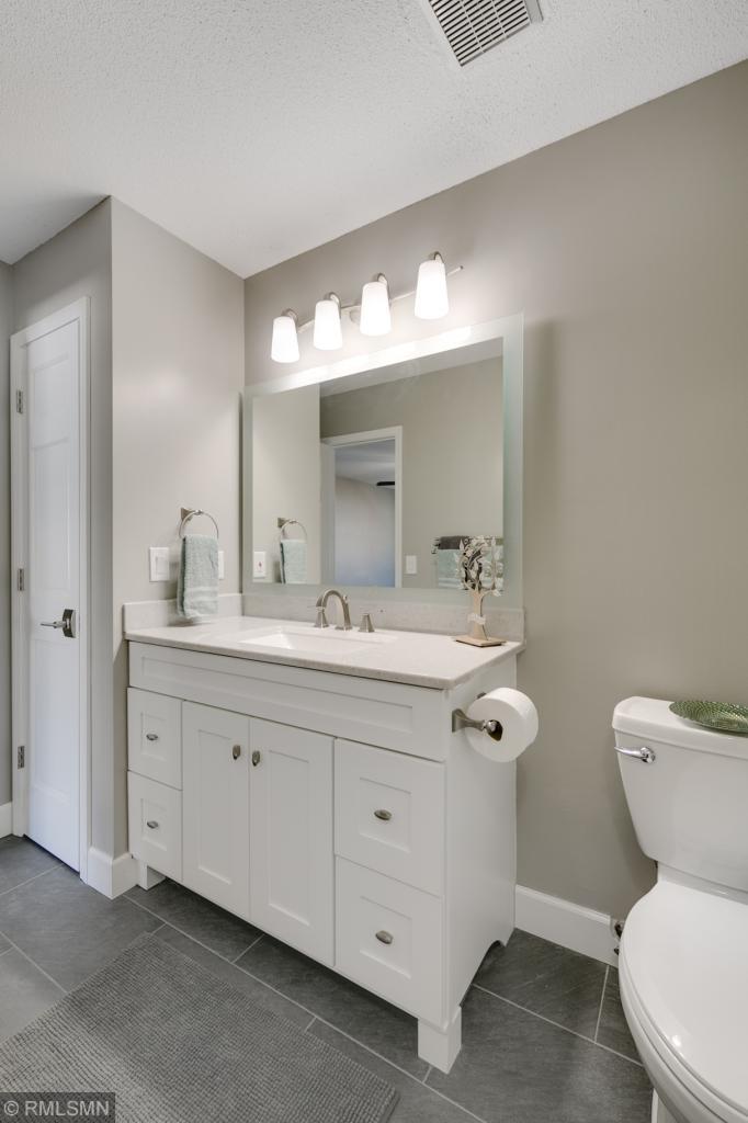 11207 Xavier Road Bloomington, MN 55437 - Photo 12 of 23 Gallery Image 12