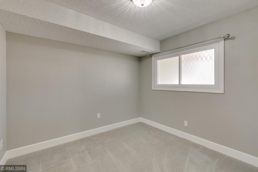 11207 Xavier Road Bloomington, MN 55437 - Photo 18 of 23 Gallery Image 18