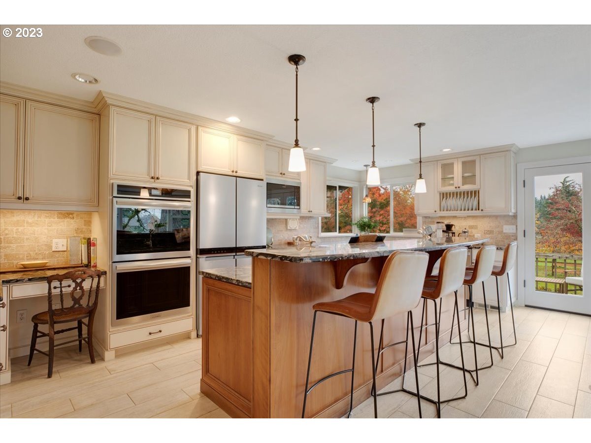 20676 South South End Road Oregon City, OR 97045 - Photo 14 of 48 Gallery Image 14