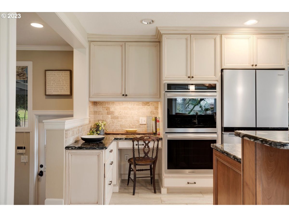 20676 South South End Road Oregon City, OR 97045 - Photo 15 of 48 Gallery Image 15