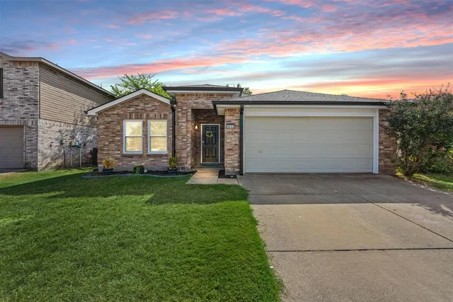 $315,000 | 5532 Ventura Street, Fort Worth, TX 76244