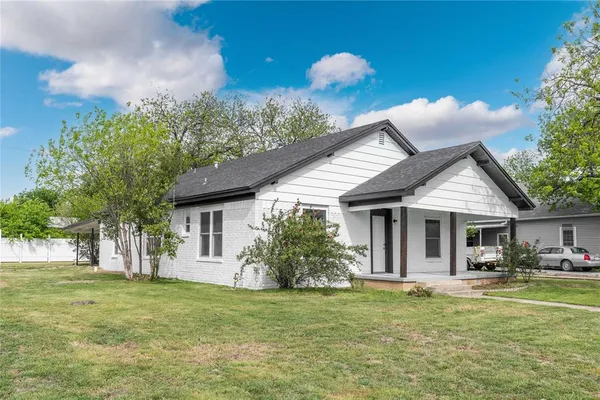 $205,000 | 516 South Pecos Street, Coleman, TX 76834