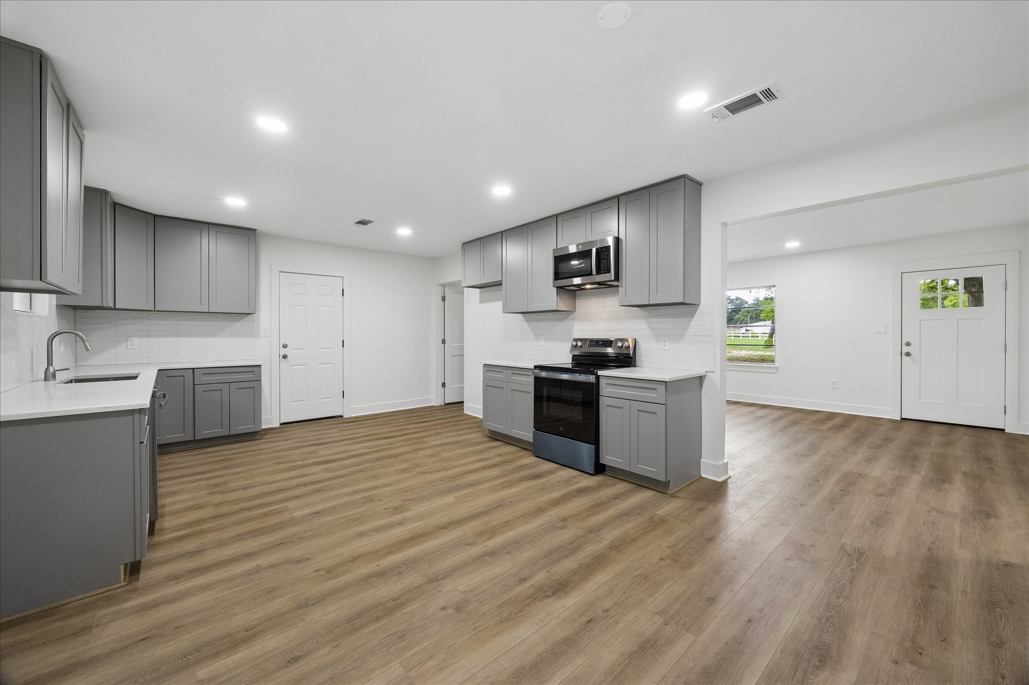 5615 Spring Cypress Road Spring, TX 77379 - Photo 10 of 22 Gallery Image 10