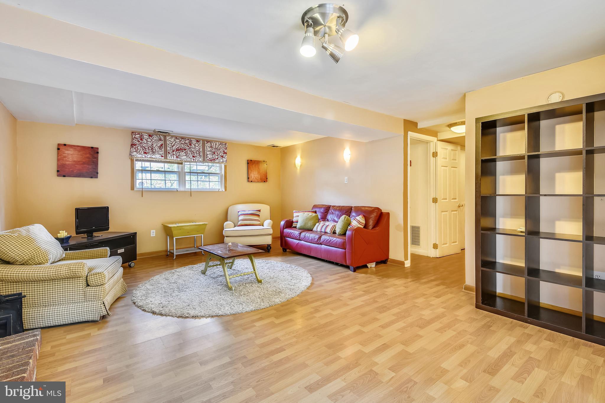 448 Ruth Road Arnold, MD 21012 - Photo 17 of 33 Spacious Family Room