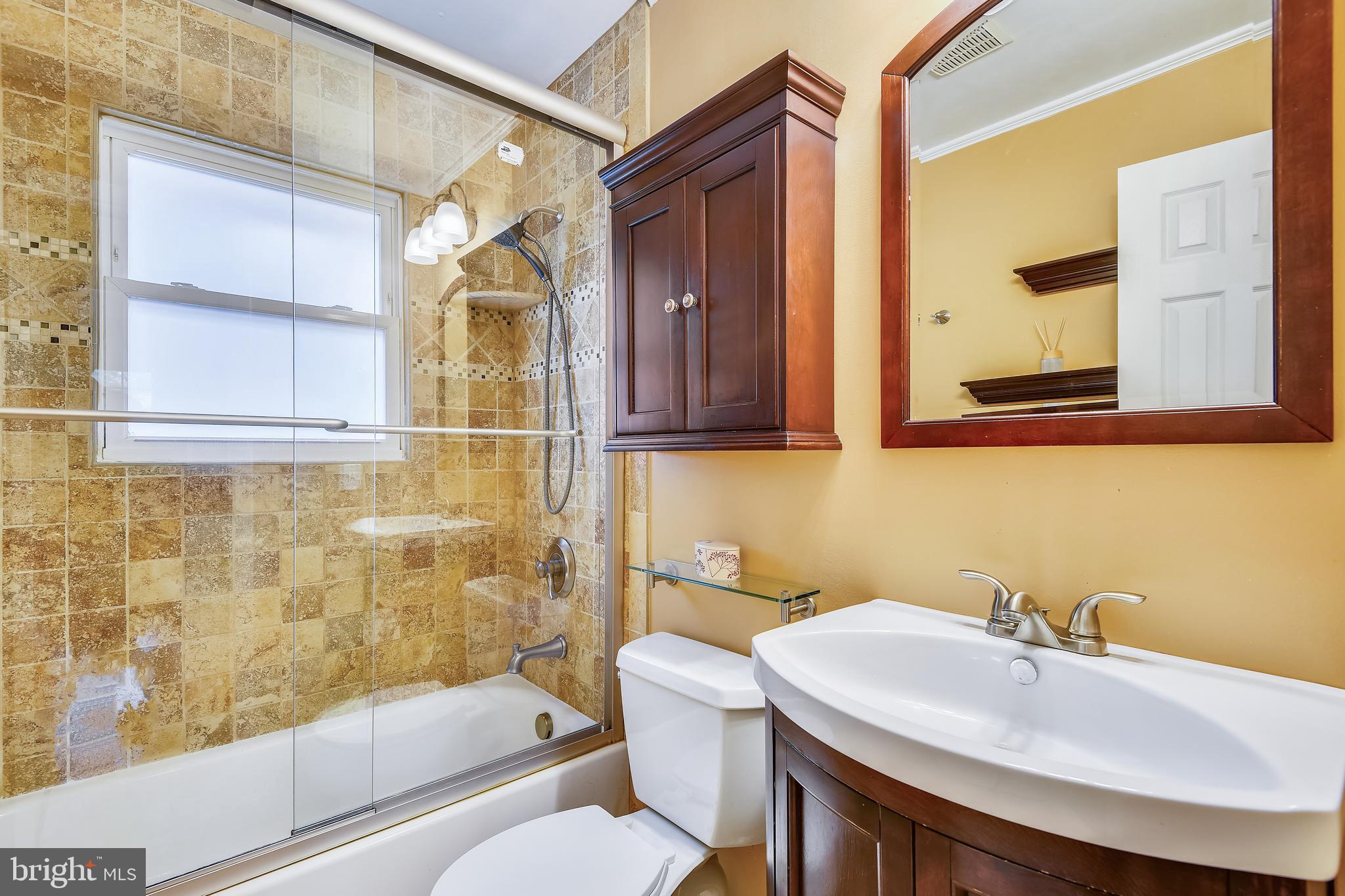 448 Ruth Road Arnold, MD 21012 - Photo 5 of 33 Main Bathroom