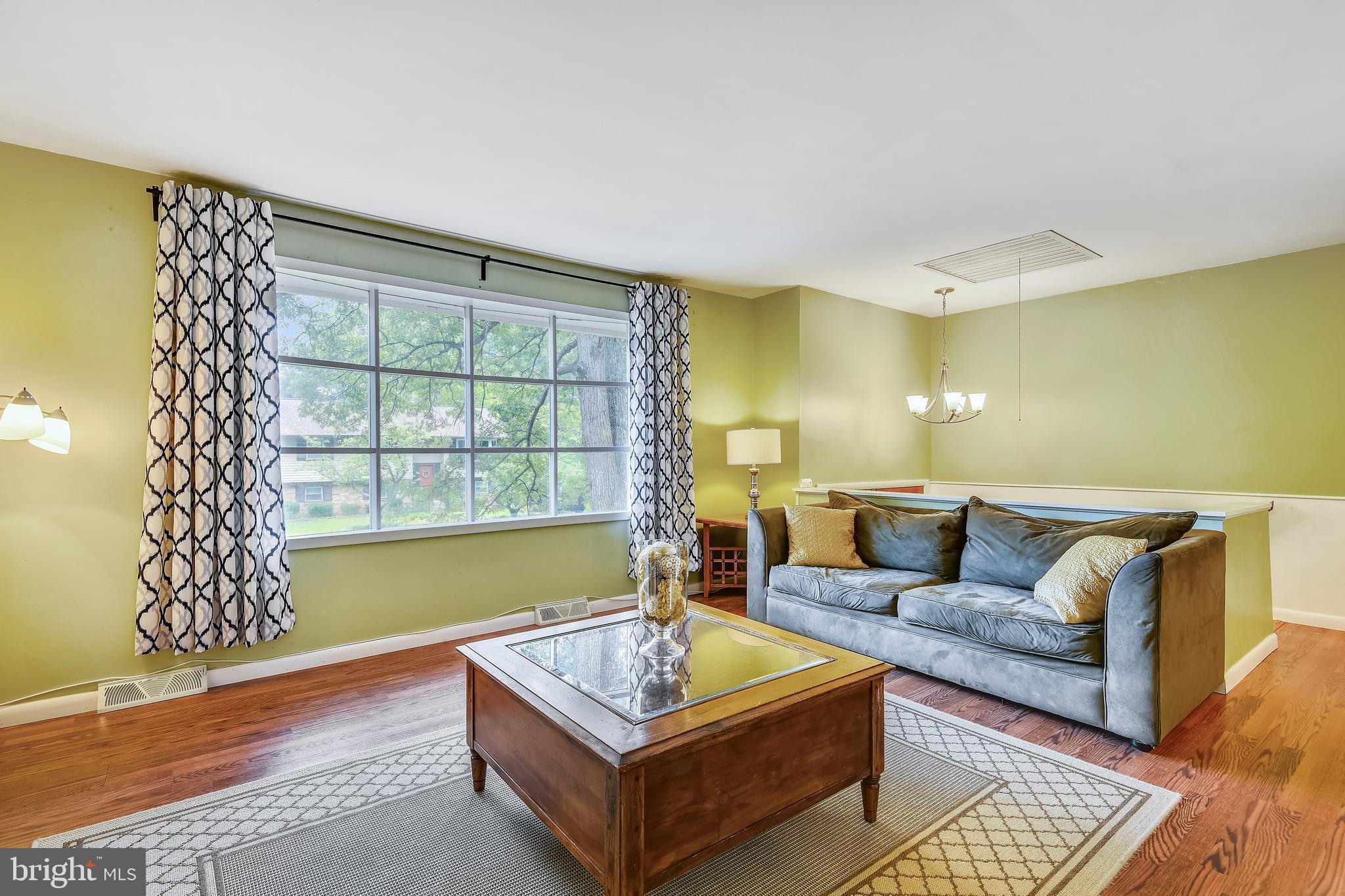 448 Ruth Road Arnold, MD 21012 - Photo 9 of 33 Spacious Living Room