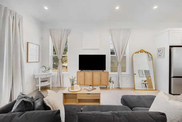 $799,000 | 5007 Lott Avenue, Unit 1, Austin, TX 78721