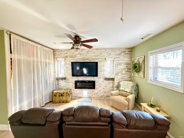 $229,000 | 2072 East 300 South, Washington, IN 47501