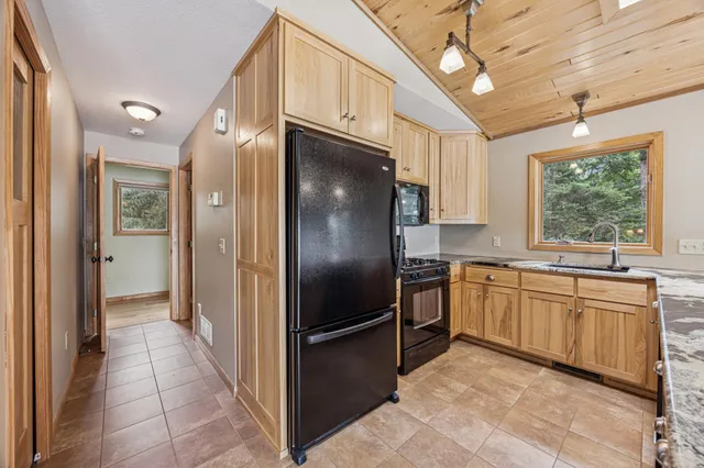 $900,000 | 36945 Delta Bay Road, Pine River, MN 56474