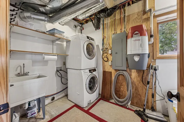 $900,000 | 36945 Delta Bay Road, Pine River, MN 56474