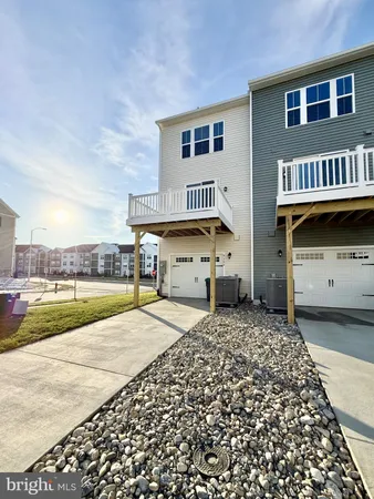 $2,500 | 9366 Tanfield Drive, Fredericksburg, VA 22408