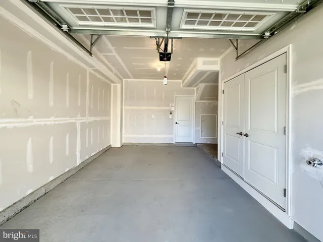 a view of a livingroom with an empty space