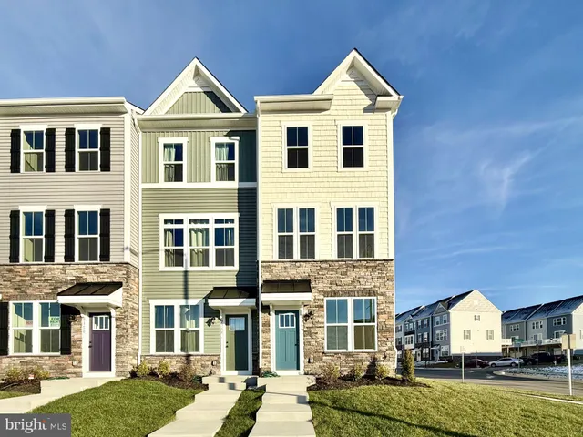 $2,800 | 9366 Tanfield Drive, Fredericksburg, VA 22408