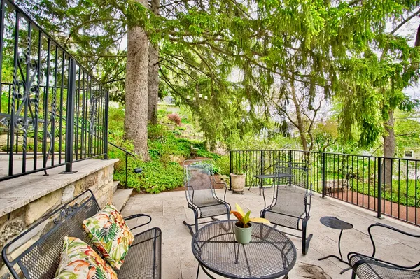 $1,375,000 | 104 North Julian Street, Naperville, IL 60540