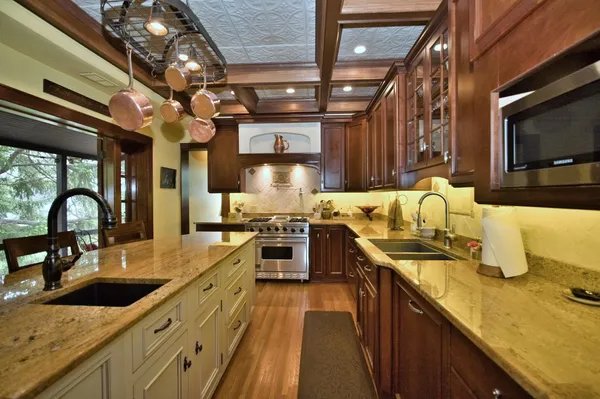 $1,375,000 | 104 North Julian Street, Naperville, IL 60540