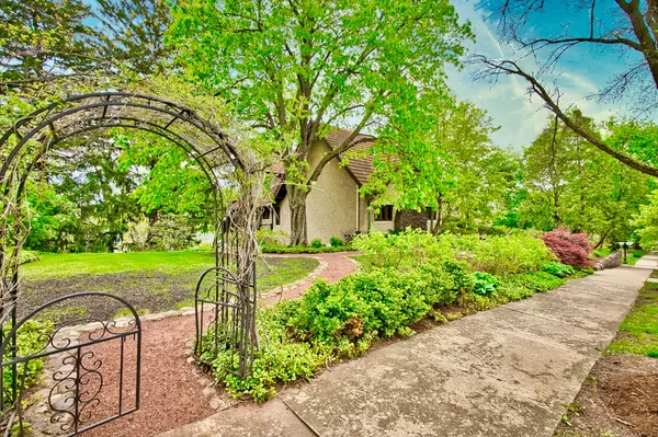 $1,375,000 | 104 North Julian Street, Naperville, IL 60540