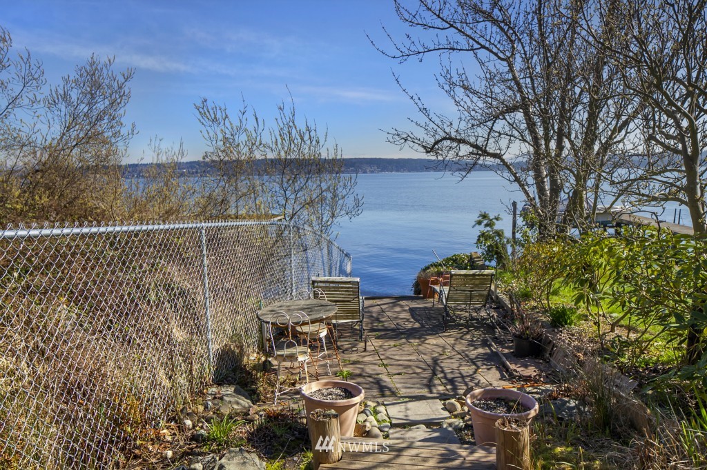 6539 Northeast Windermere Road Seattle, WA 98105 - Photo 7 of 15 a view of a pathway of a building